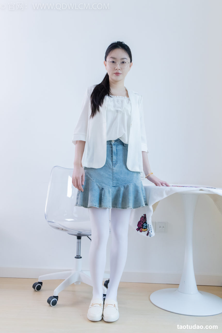 物恋传媒 NO.2246 美兔-皮鞋、厚白丝、皮筋绑脚老头乐挠脚剧情[151P-1V-4.33G]-绅士图