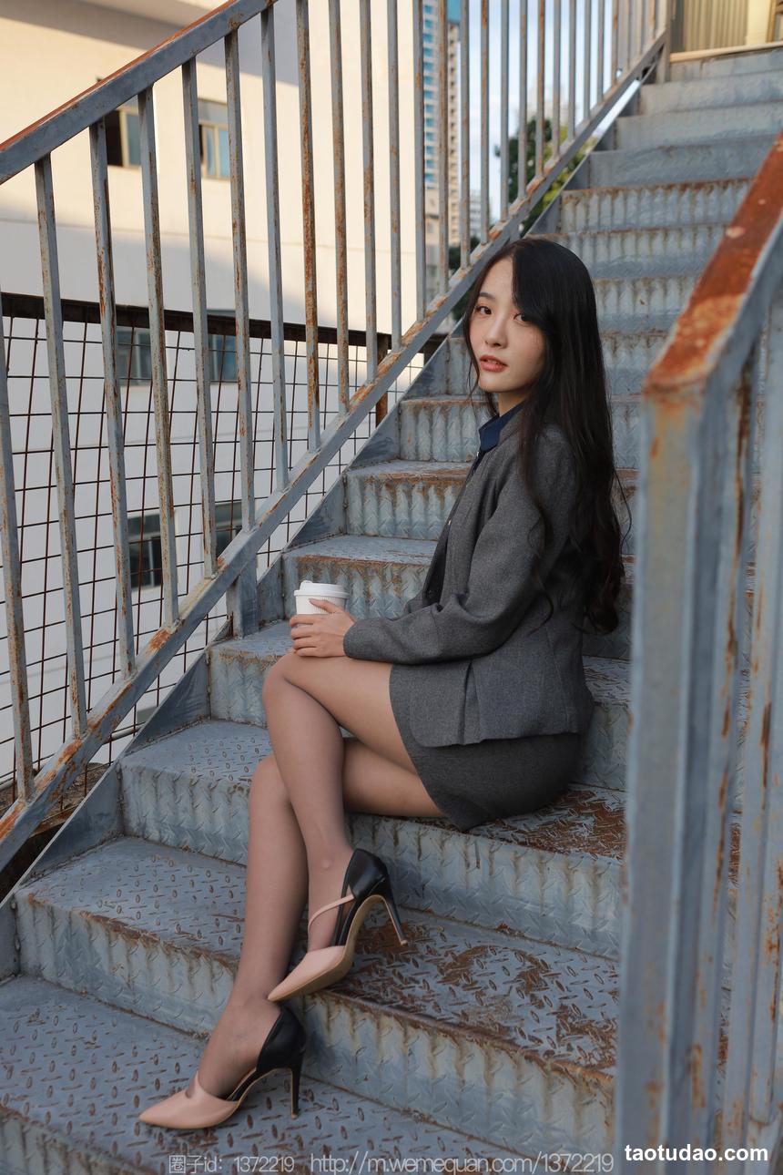 图片[2]-[IESS异思趣向] 2022.12.17 丝享家 1301 婉萍《温柔OL风》[88P-101.4M]-绅士图