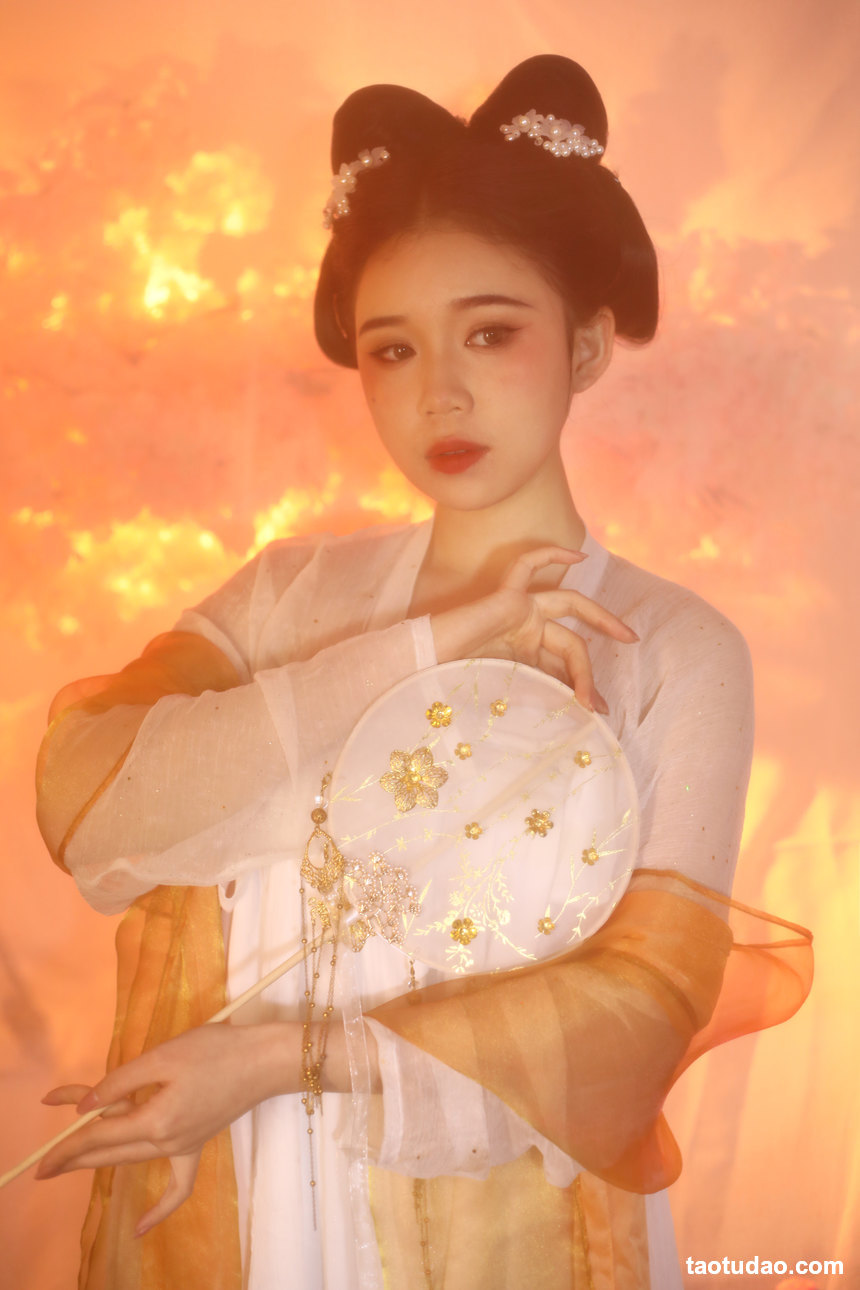 图片[2]-[YITUYU艺图语]2022.09.02 银睿姬 一只高高[31+1P／322MB]-绅士图