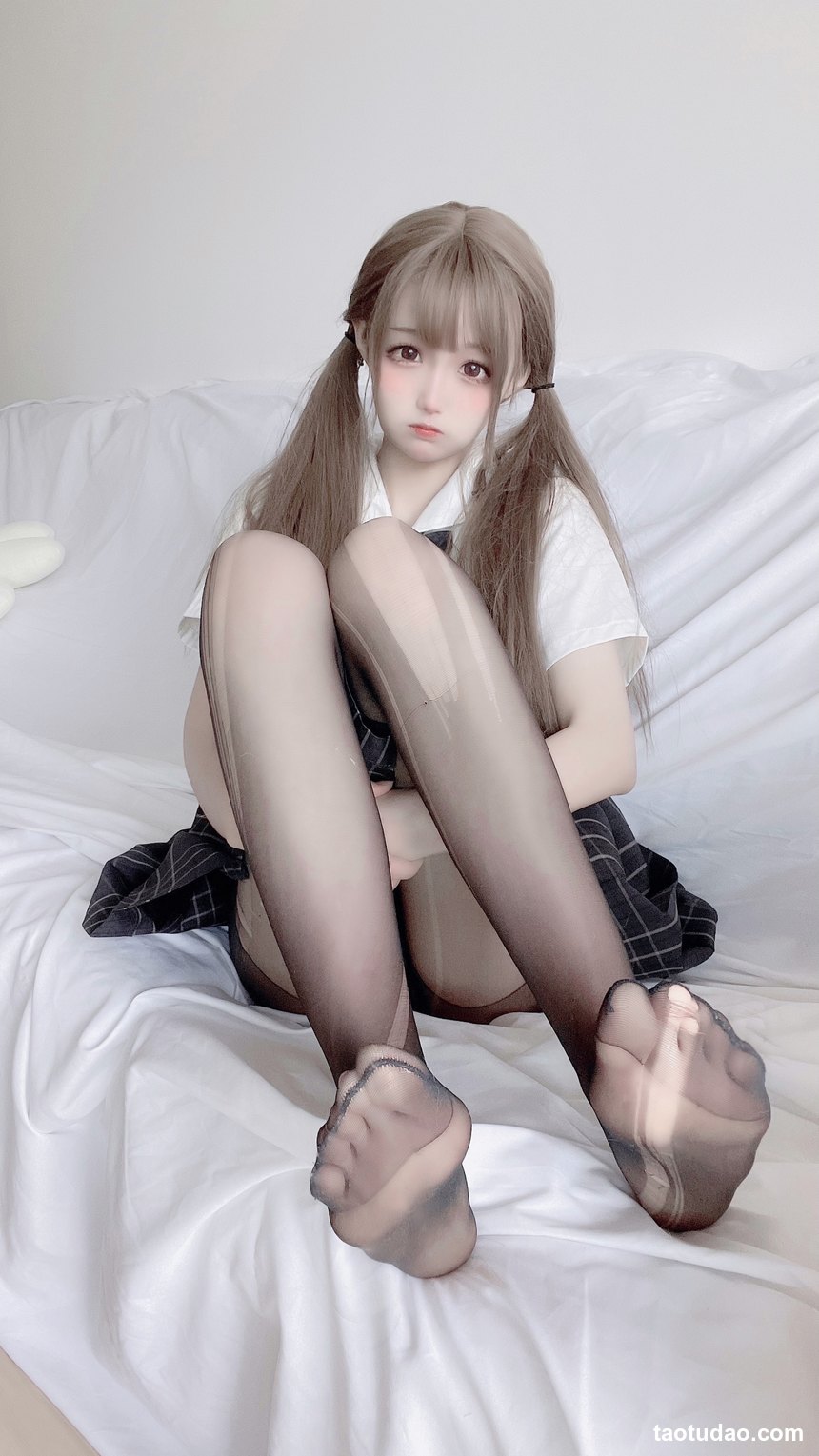 图片[4]-奶凶小琪 – 黑丝JK [9P-58MB]-绅士图