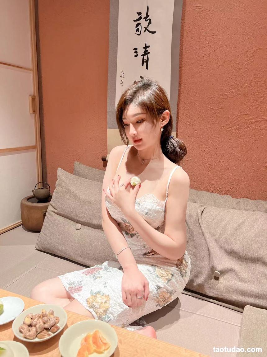 周妍希 – 与喵玩耍 [20P+1V-46MB]-绅士图