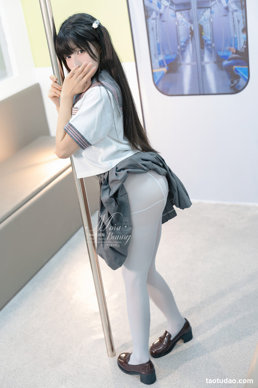 图片[4]-咬一口兔娘(Yiko湿润兔) – NO.203 十二月作品『地铁萌妹』[165P+1V-1.92G]-绅士图