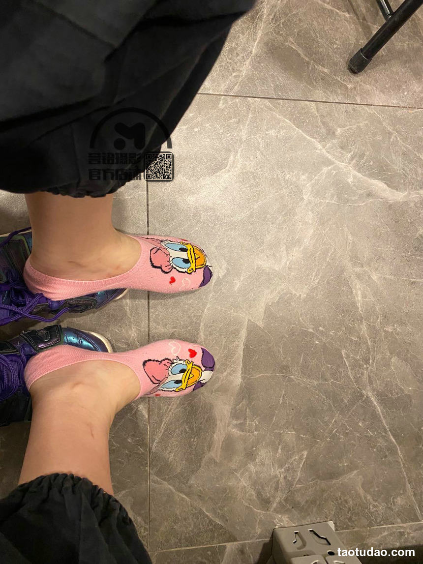 图片[4]-[誉铭传媒]袜足摄影 2020年《09月 幕后作品》[15P1+1V／700MB]-绅士图