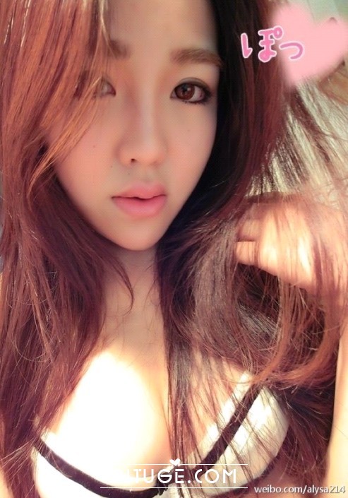 网络红人微博女神-Queen写真 / 104P / 美图集锦-绅士图
