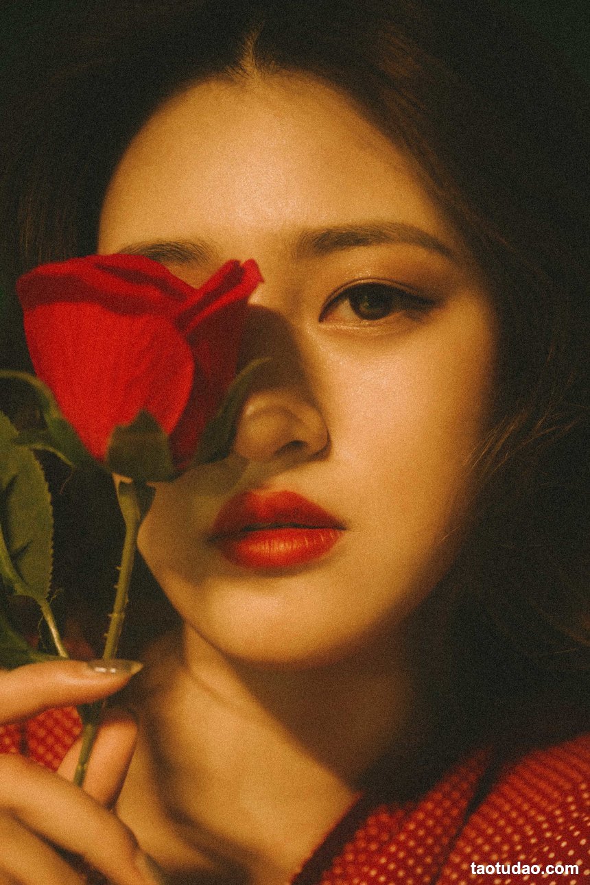 图片[3]-[YITUYU艺图语]2022.06.25 发光的发丝，三角梅瀑布下的女神 姝雯同学[54+1P／853MB]-绅士图