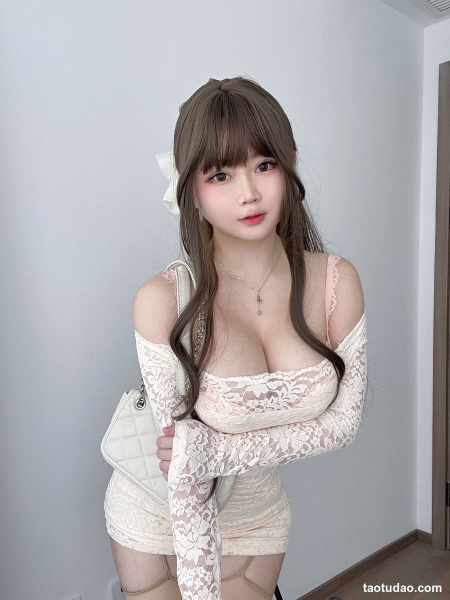 图片[2]-蜜桃少女是依酱呀 – 学姐约会日 [30P+4V-973MB]-绅士图