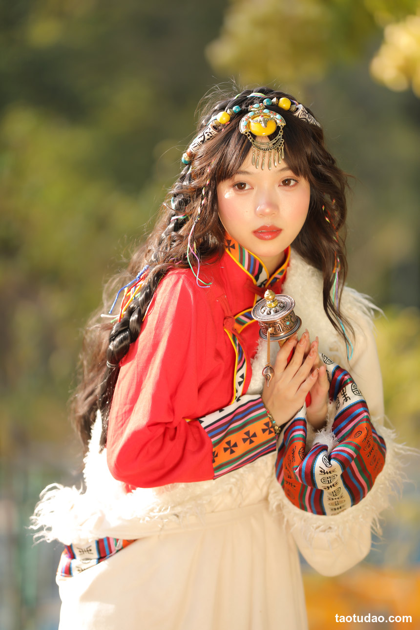 图片[2]-[YITUYU艺图语]2022.11.11 小卓玛 小薇人儿[32+1P／380MB]-绅士图