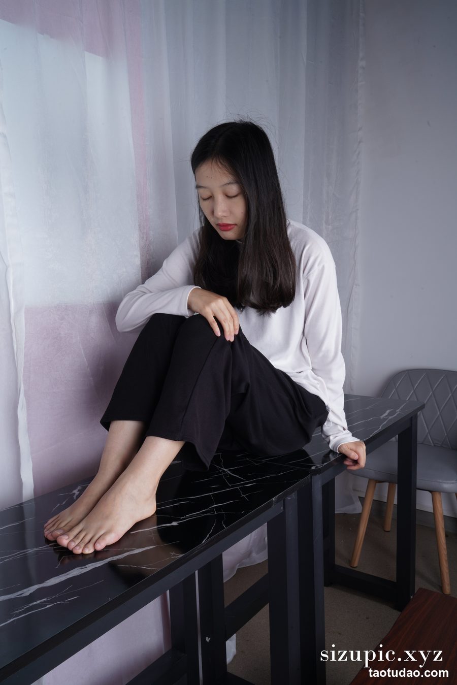 图片[2]-Pary摄影 NO.139 新模燕玲首次拍照就能大方展示美脚[100P／145MB]-绅士图