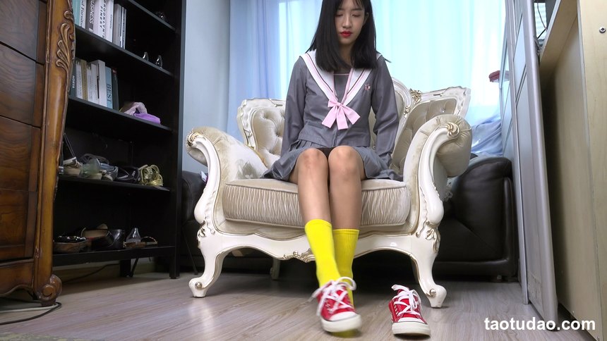 图片[4]-[Sexy Asian Girls Feet]NO.054 雪菲脱掉帆布鞋把脚纹路给你看[227P／600MB]-绅士图