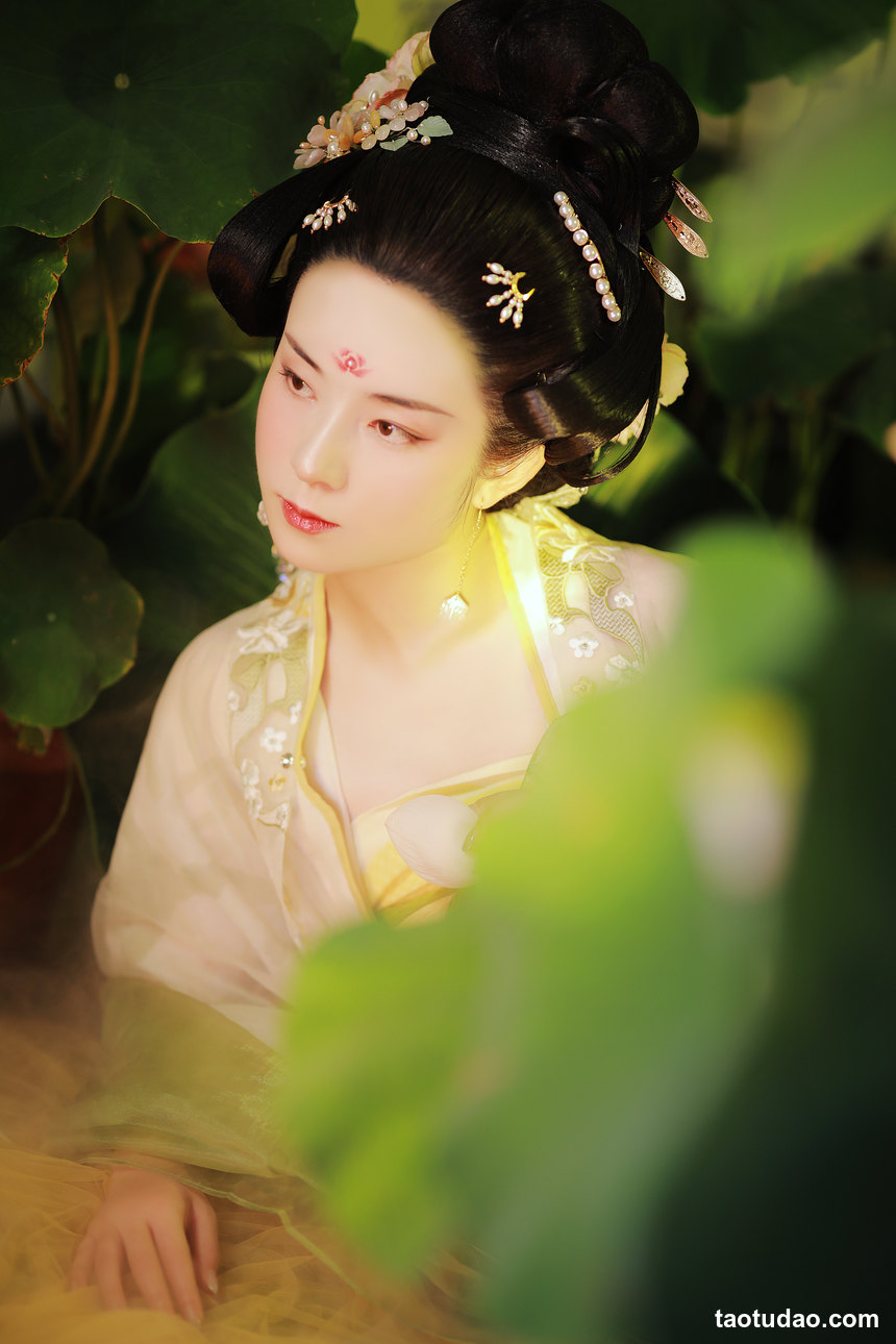 图片[2]-[YITUYU艺图语]2022.09.09 云想衣裳花想容 也清秋[31+1P／681MB]-绅士图