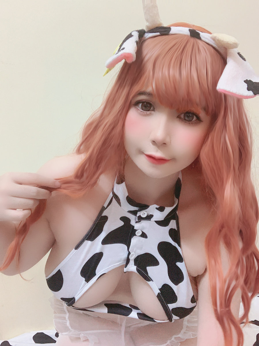 Uy Uy - Cow-chan selfie set / 60P-270MB / cos萌妹-绅士图