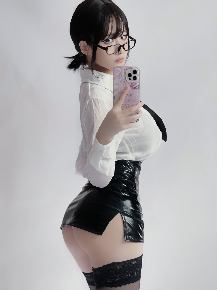 幼愛youmeko - 黑丝眼镜OL / 28P-87MB / cos萌妹-绅士图