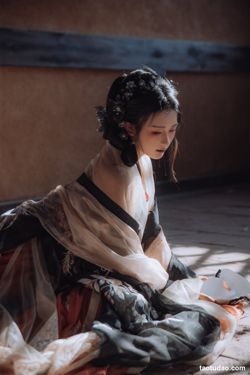 图片[4]-[YITUYU艺图语]2022.09.27 秋宫词 云兮啦[19+1P／291MB]-绅士图