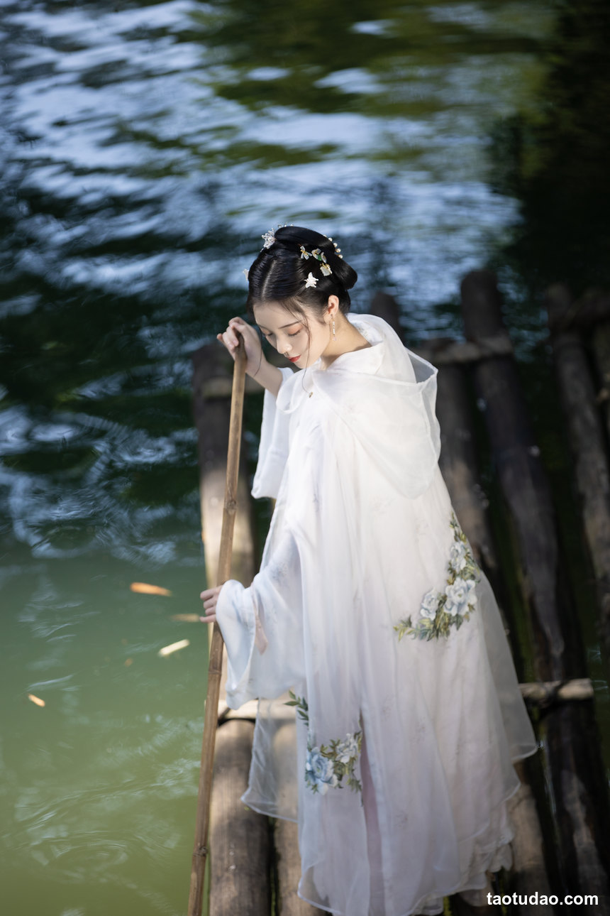 图片[3]-[YITUYU艺图语]2022.09.17 山涧 七霓巳猫-[33+1P／362MB]-绅士图