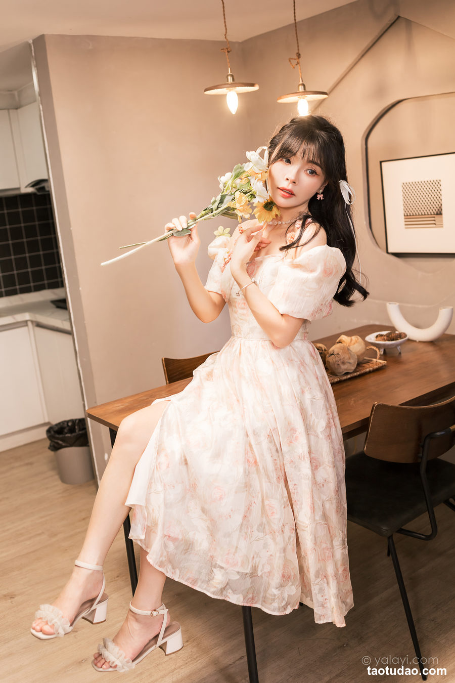 图片[2]-[YALAYI雅拉伊]2023.11.01 NO.1085 一 小花裙少女 程小蝶[45+1P／236MB]-绅士图