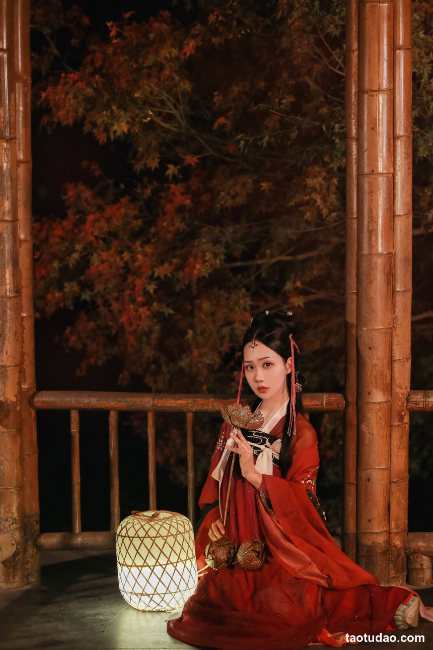 图片[2]-[YITUYU艺图语]2022.10.25 花开海上 兔子Zzz不吃胡萝卜[28+1P／194MB]-绅士图