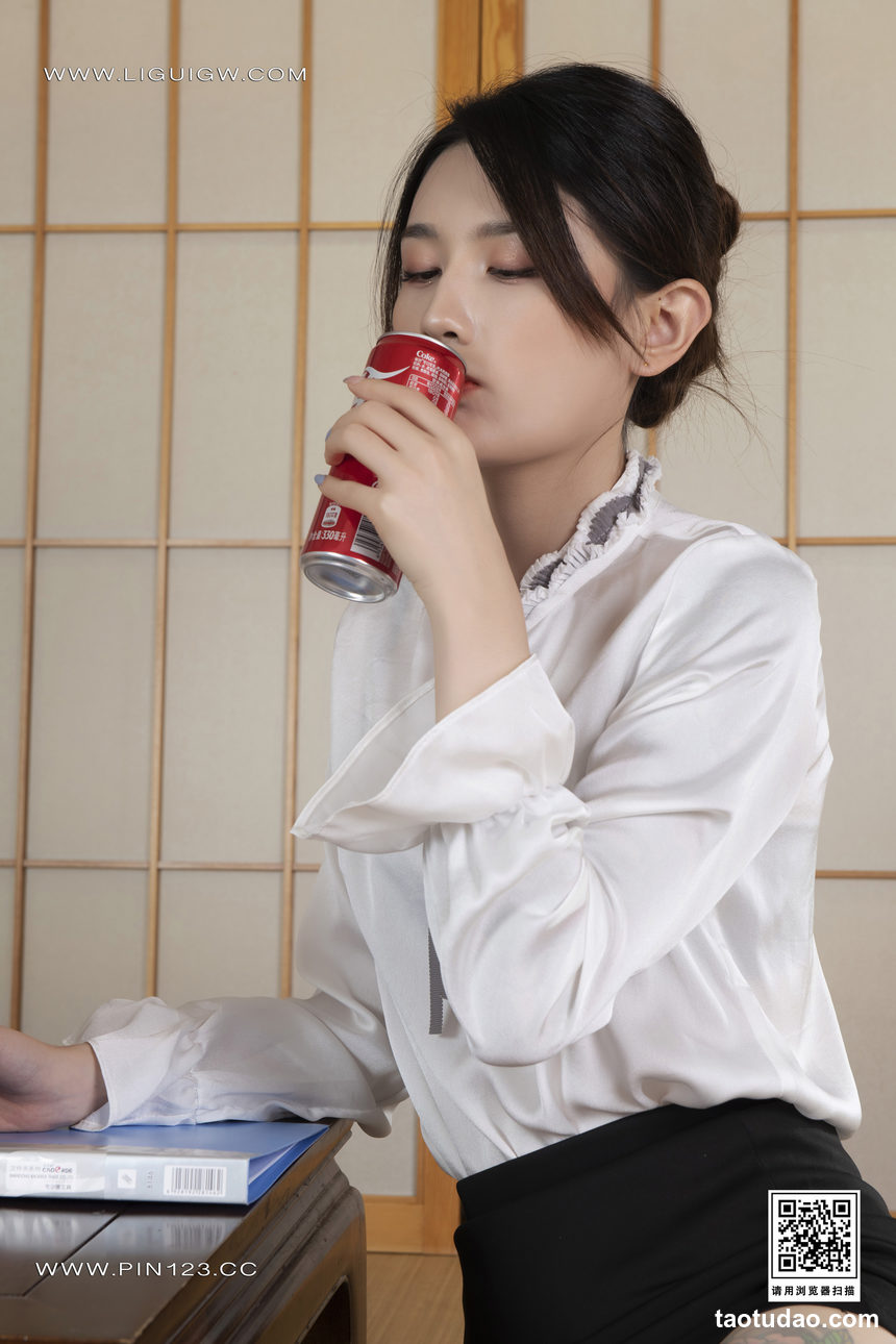 图片[2]-[Ligui丽柜] 2024.06.21 《私人订制》甜甜 [66+1P-91M]-绅士图