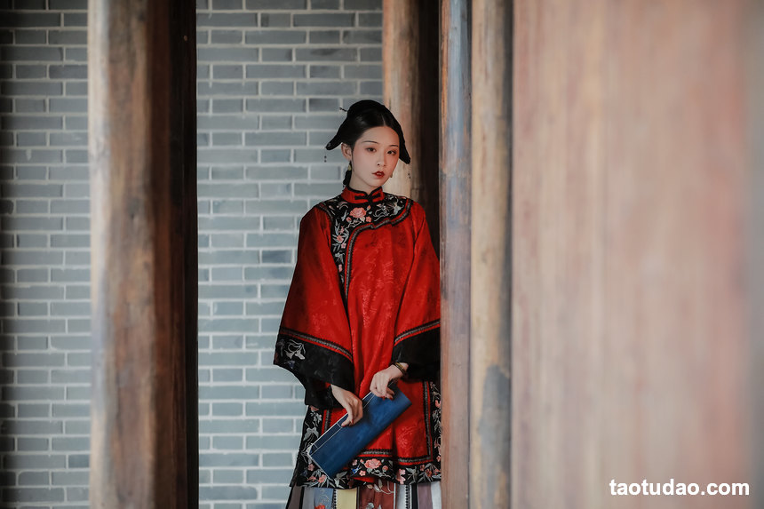 图片[3]-[YITUYU艺图语]2022.03.31 宫墙柳 _喵喵家的小鱼干_[28+1P／550MB]-绅士图