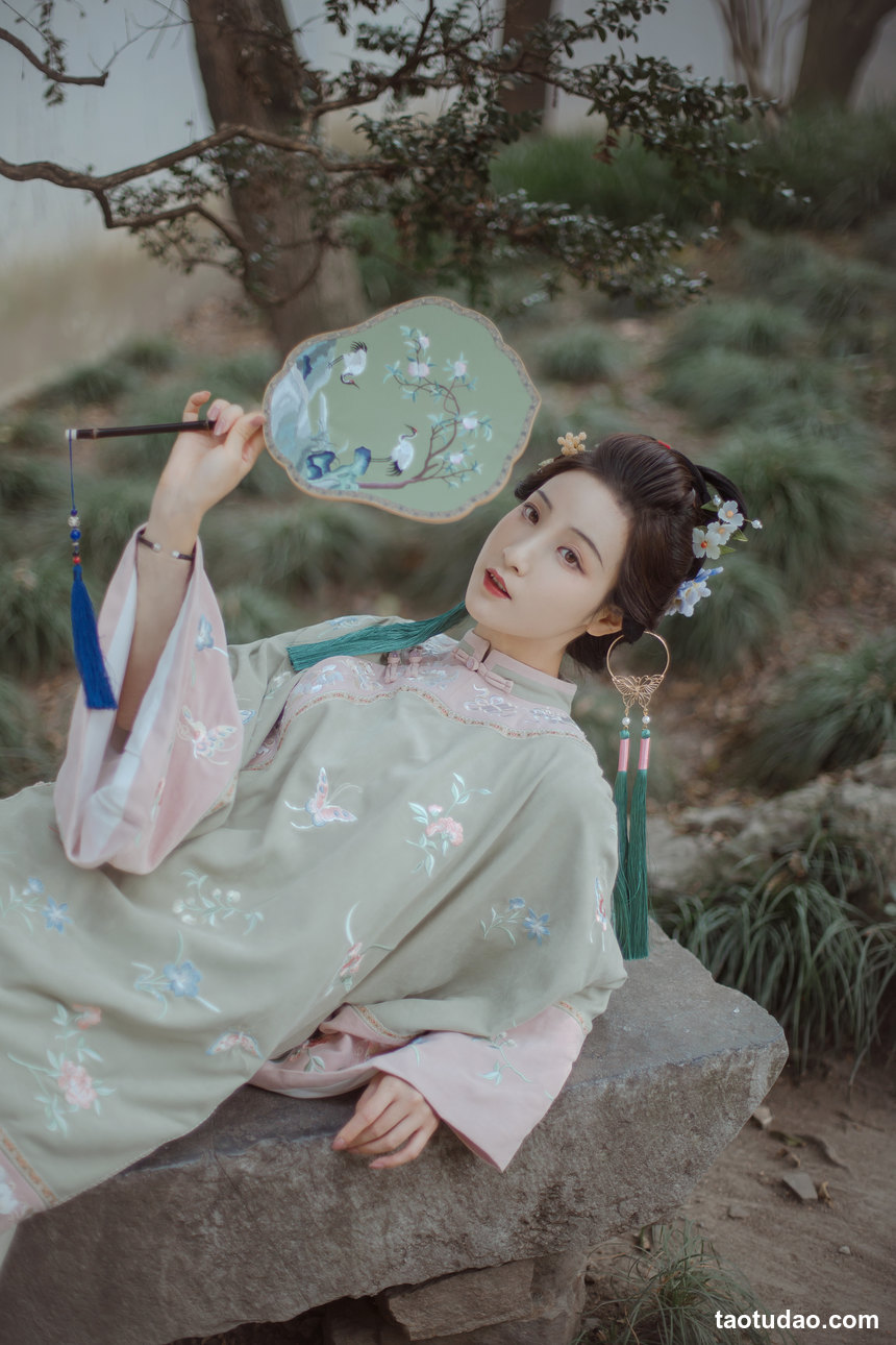 图片[2]-[YITUYU艺图语]2022.12.25 我于窗中窥伤鹤 我是金儿呀[25+1P／162MB]-绅士图