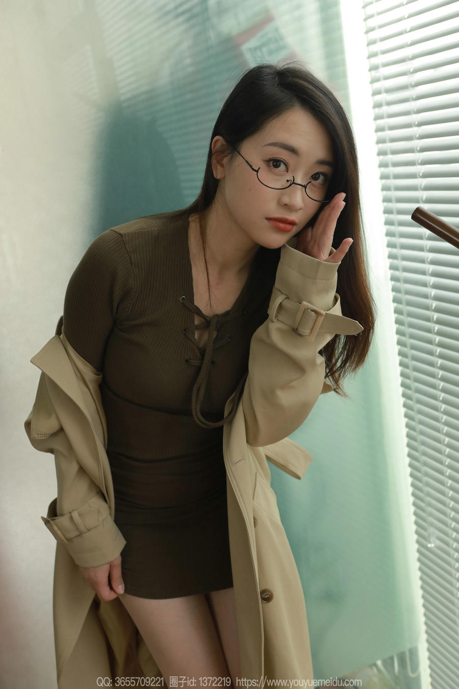 IESS异思趣向 - 模特：小婕《包臀肉丝（下）》/ 90P-79MB / 机构-艺库