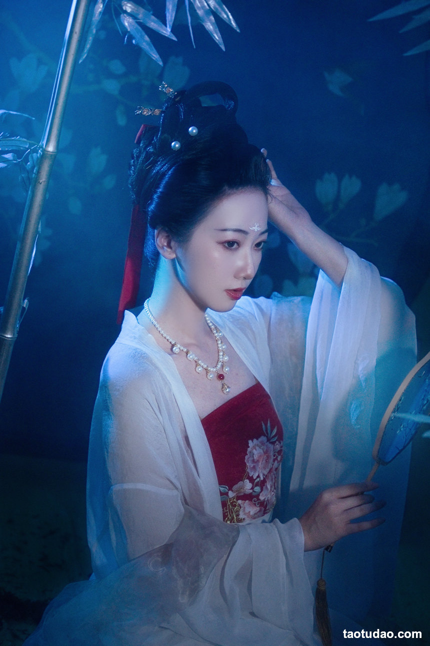 [YITUYU艺图语]2022.08.22 竹林深处 犬壹-[25+1P／801MB]-艺库
