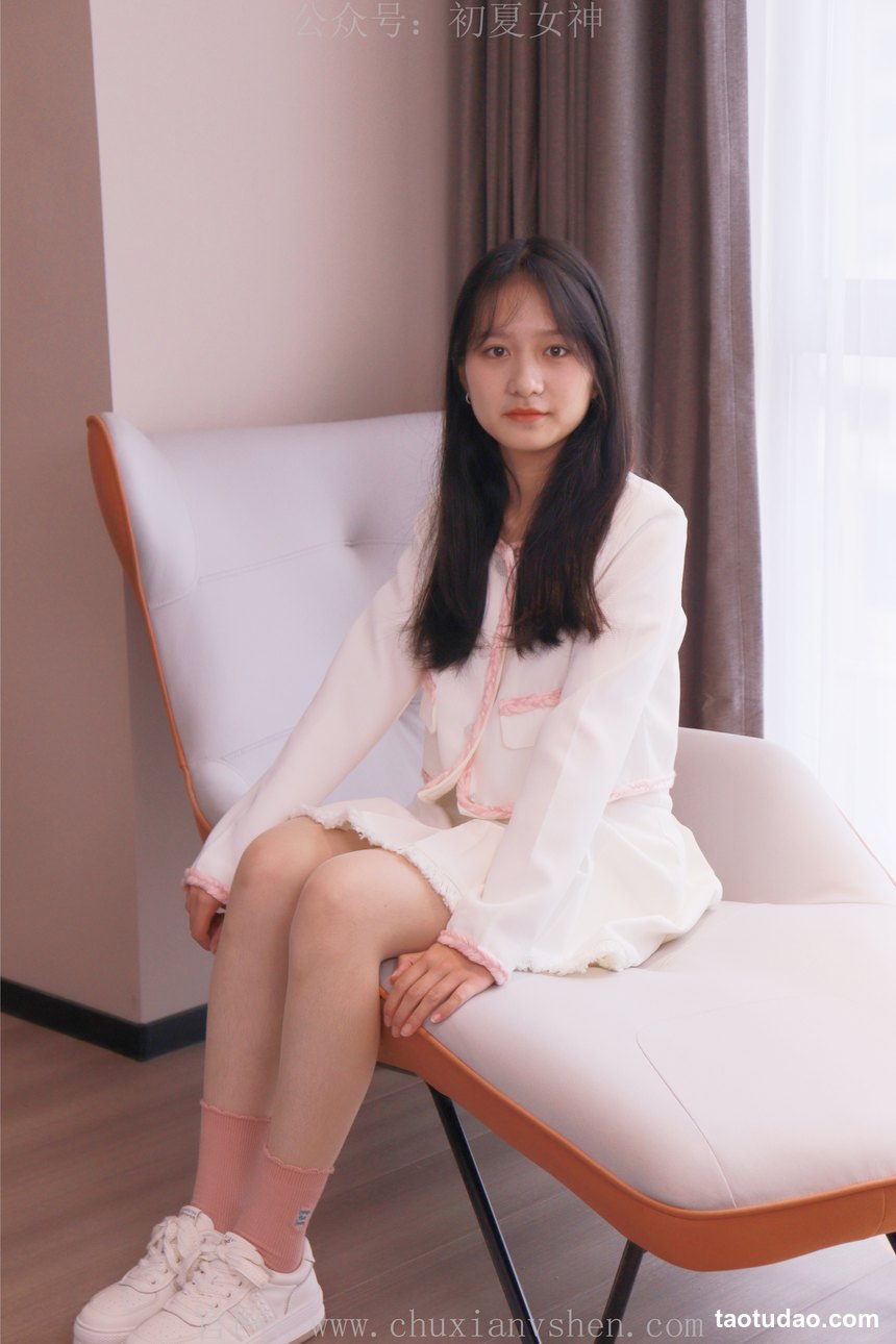 图片[4]-初夏女神 NO.020 沙沙 S码粉白色套搭配小白鞋[104P+1V／6.39GB]-绅士图