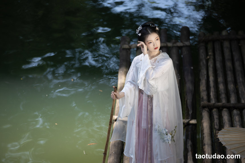 图片[2]-[YITUYU艺图语]2022.09.17 山涧 七霓巳猫-[33+1P／362MB]-绅士图