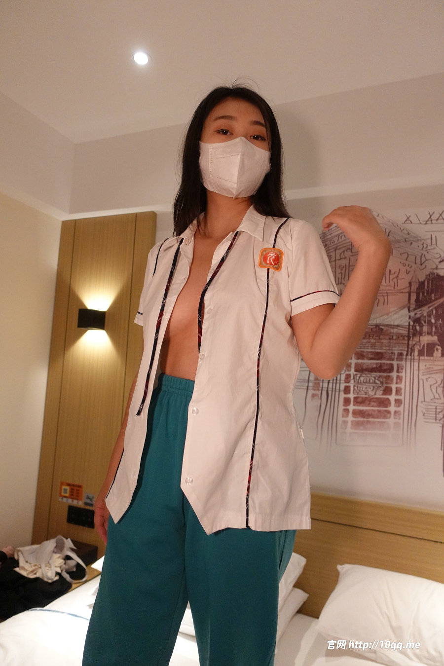 / ROSI写真 /口罩系列 2022.11.11 NO.2343 / 99P127MB / 丝袜丝足-绅士图