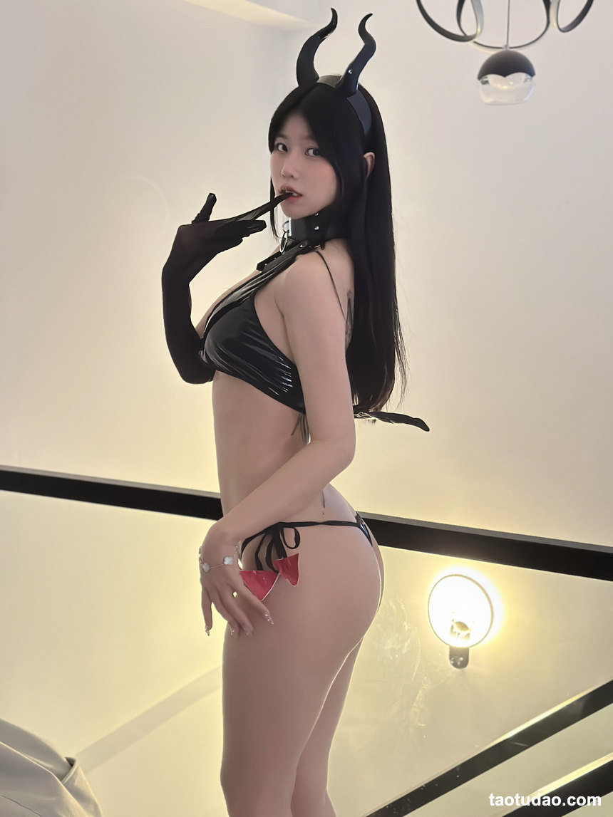 鱼神微密圈 –  皮衣鞭打[36P-1V-166.1M]-绅士图
