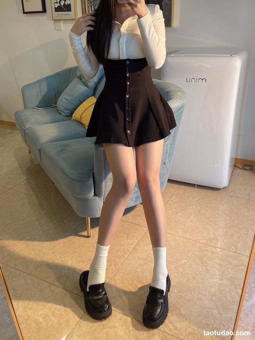 图片[4]-软妹小九九[July芝岚] – 油亮肉丝加白棉袜 [60P-168MB]-绅士图