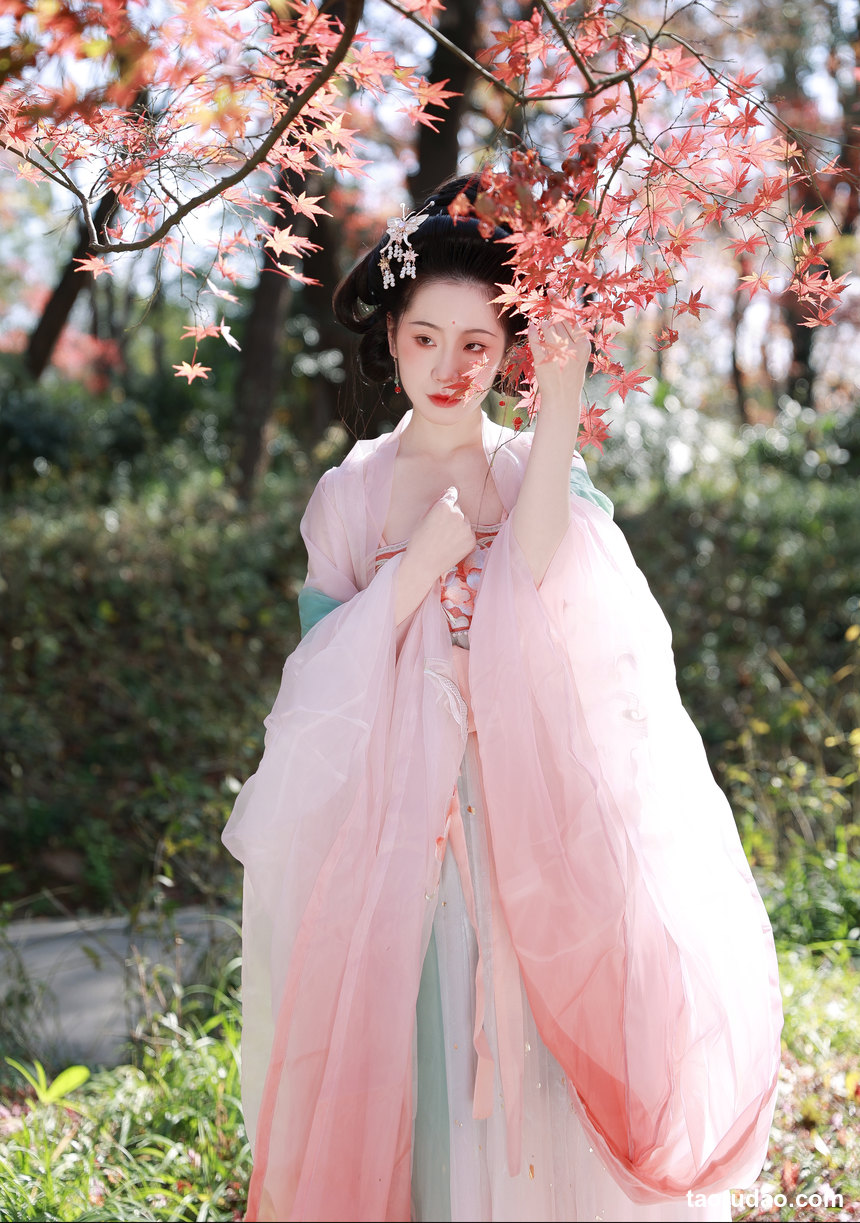 图片[2]-[YITUYU艺图语]2023.01.13 红枫 空川[19+1P／282MB]-绅士图