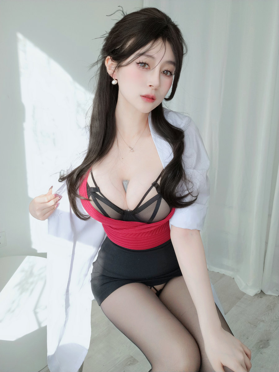 Coser小姐姐白银/ fantia / 2024年02月会员合集 / 322P8V-3.81GB / cos萌妹-绅士图