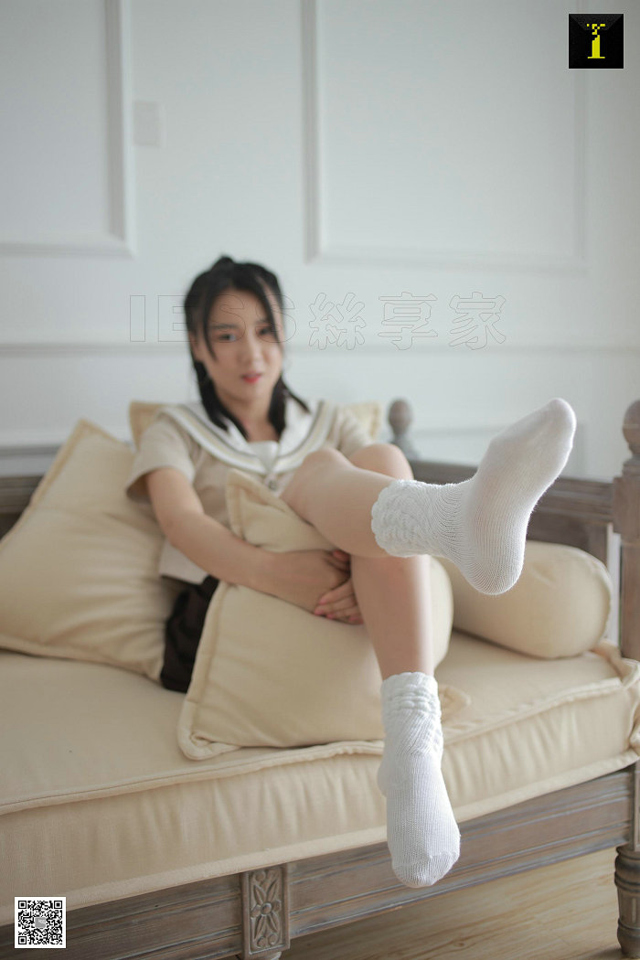IESS异思趣向 - 模特：小衫《小衫初尝JK棉袜》/ 80P-19MB / 机构-艺库