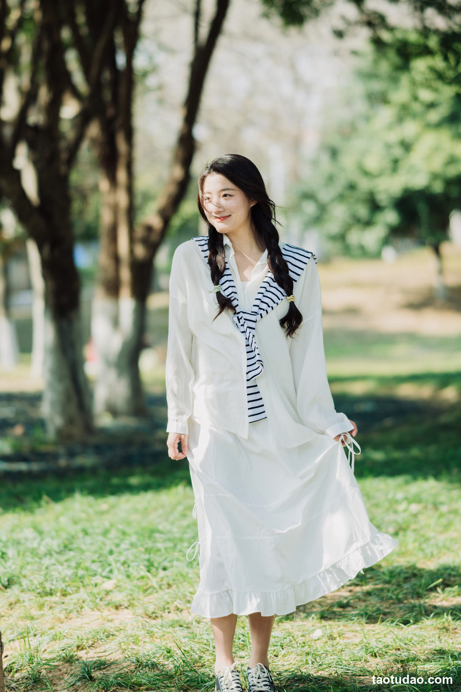 图片[2]-[YITUYU艺图语]2023.04.09 春日公园 黎美汐[20+1P／183MB]-绅士图