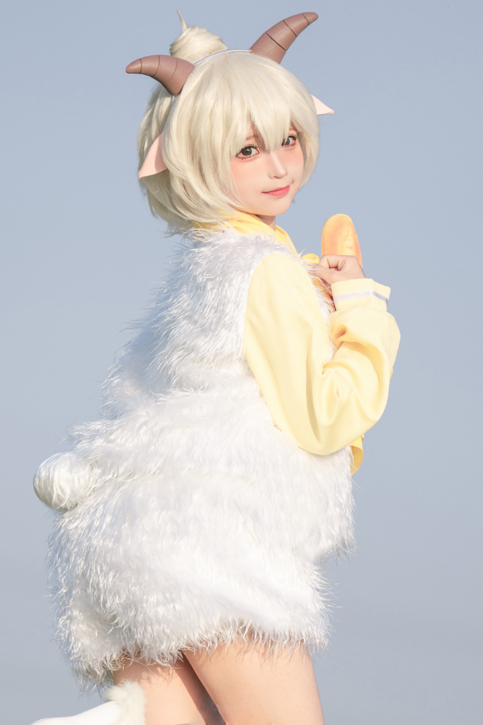 COS:《喜羊羊与灰太狼》懒羊羊COS