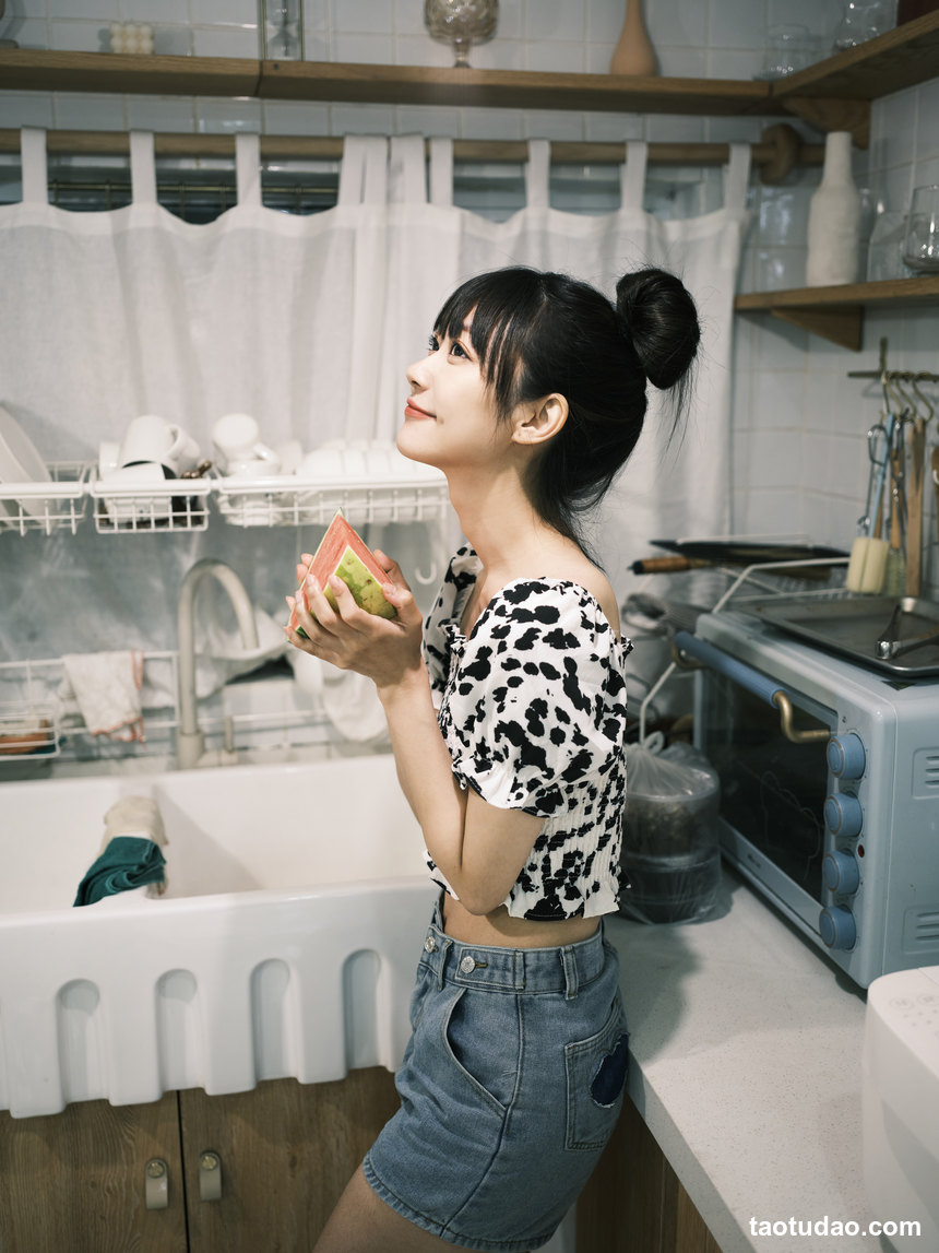 图片[2]-[YITUYU艺图语]2022.04.11 厨房吃瓜 飞鸟咕咕-[30+1P／300MB]-绅士图