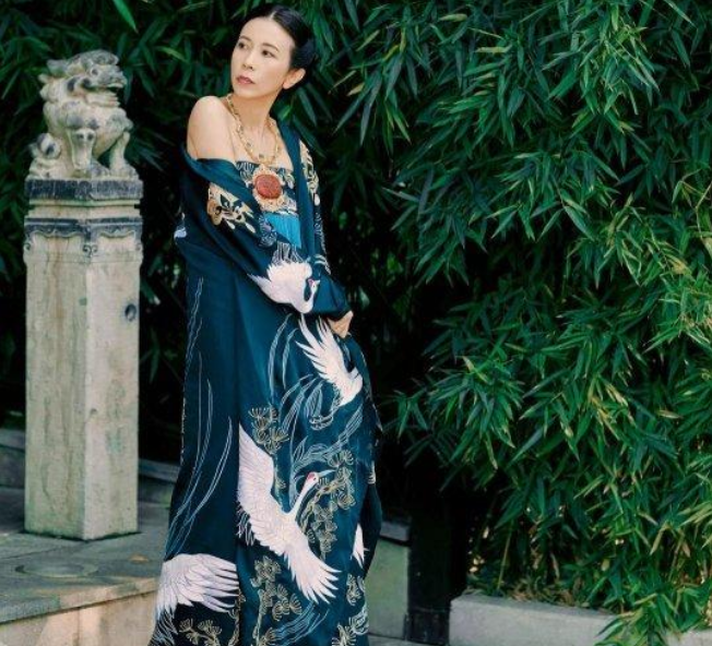 这样白嫖也行?妹子找卖家试穿COS服后拉黑,当自己作品发圈炫耀