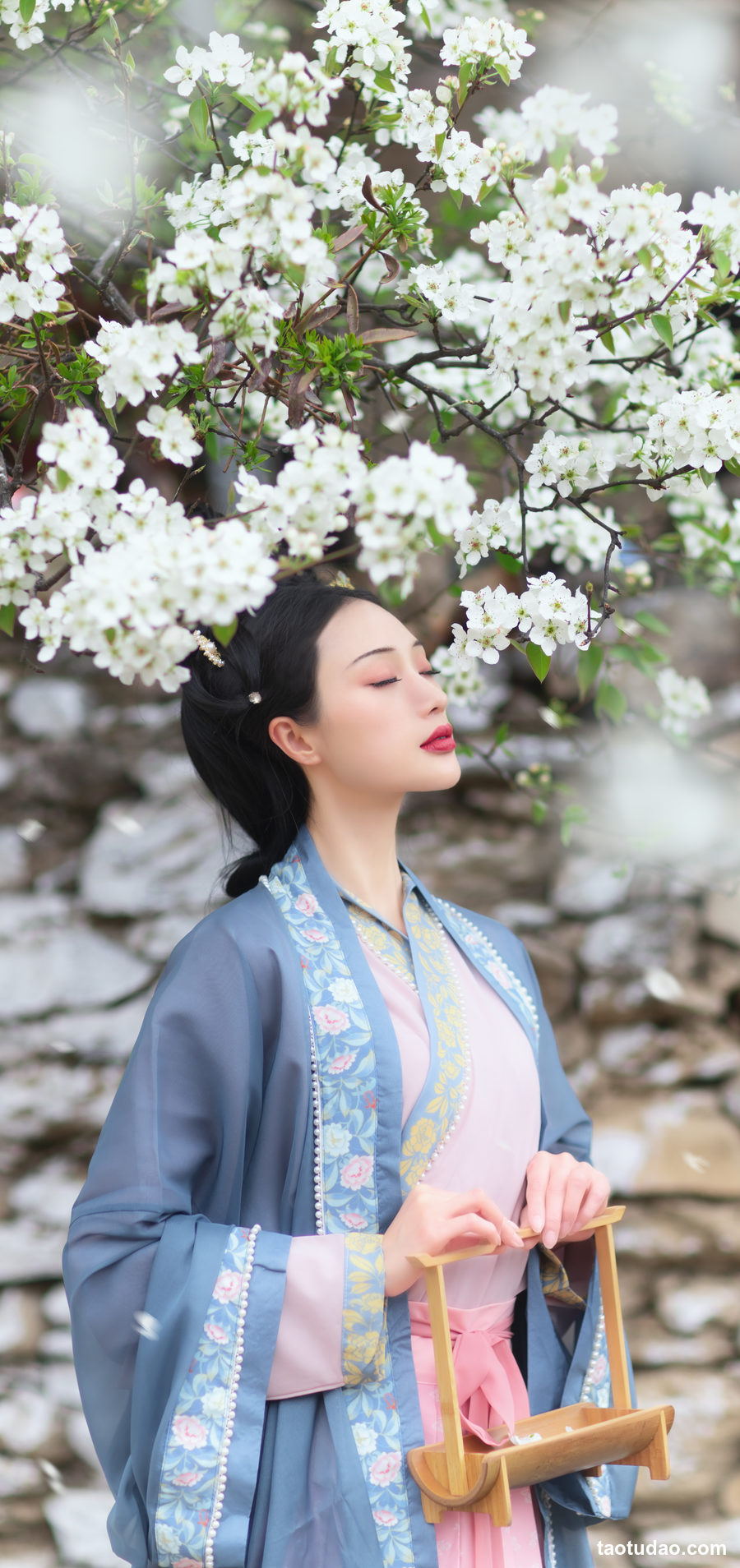 图片[2]-[YITUYU艺图语]2023.04.11 春深处 薇薇 [42+1P／778MB]-绅士图