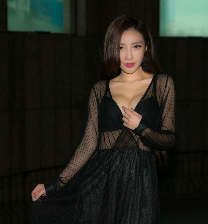 台湾美女书法家赵芸外拍写真 / 69P156MB / 美图集锦-绅士图