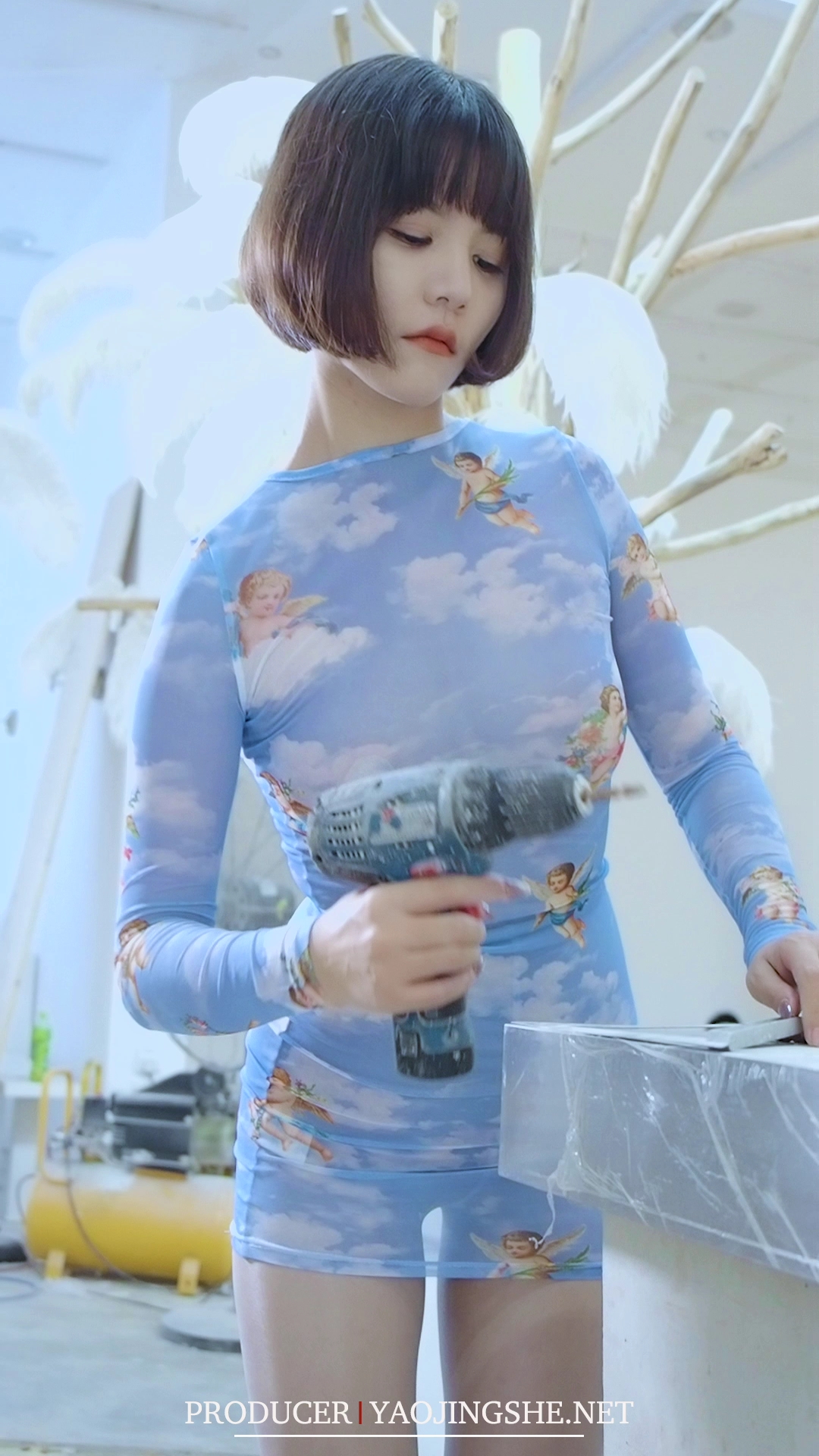 / YAOJINGSHE /妖精社视频 H2035《唐飞飞-装修工》/ MP4-1.41GB / 丝袜丝足-绅士图