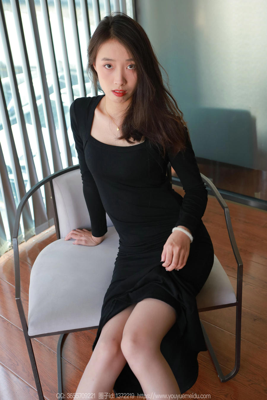 IESS异思趣向 - 模特：小九《包臀黑裙》/ 89P-72MB / 机构-艺库