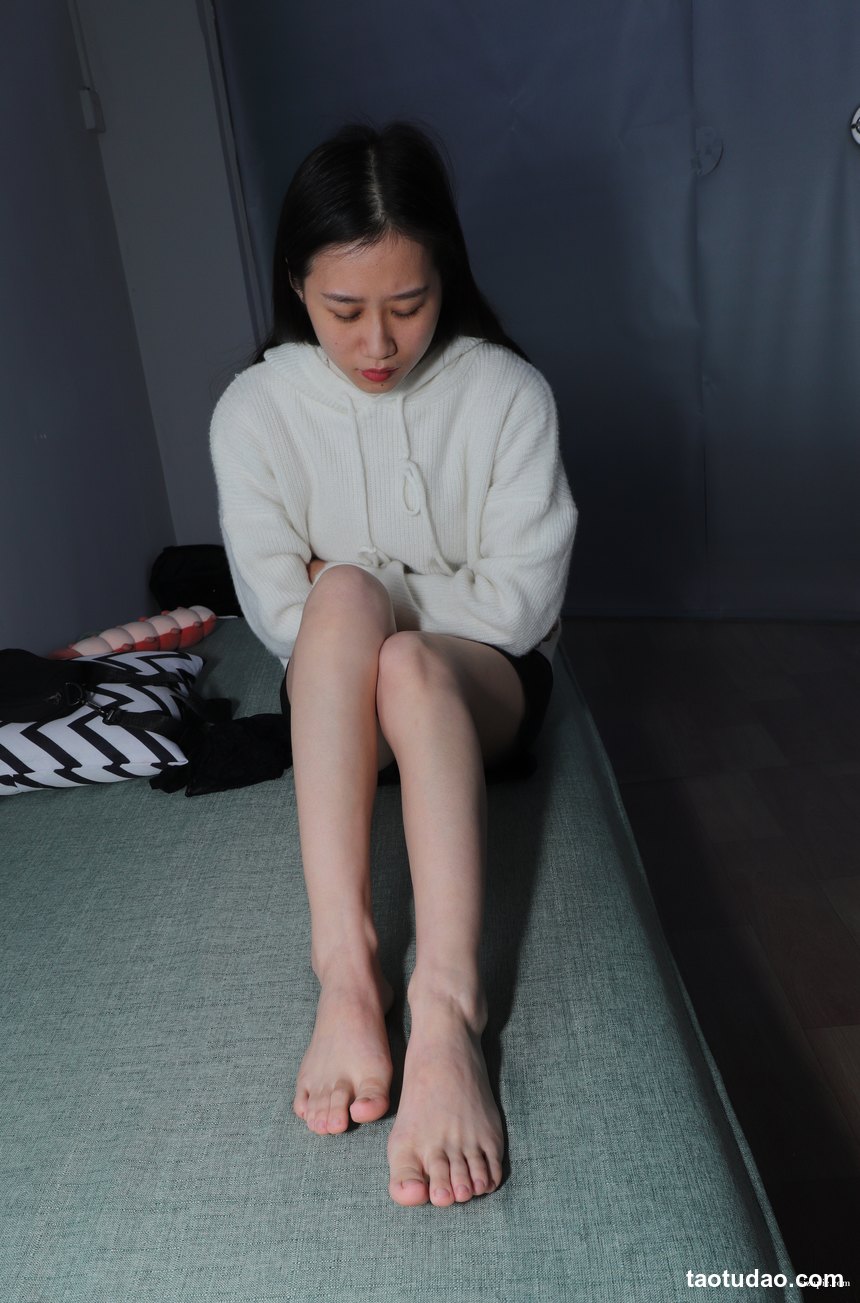 图片[2]-Pary摄影 NO.016 极品美女小芳第二季室内展示修长美脚[139P／579MB]-绅士图