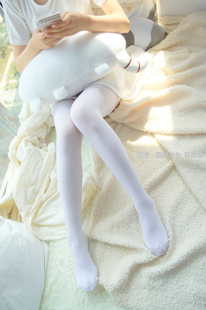 森福少女写真 – 白丝少女的午后时光 / 111P-216MB / 唯美杂图-绅士图