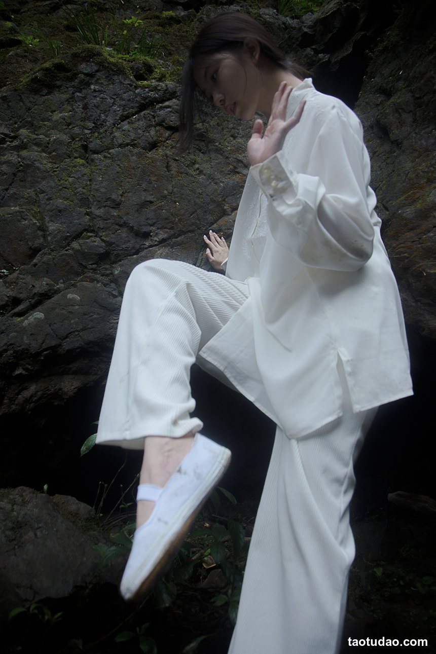 图片[4]-[YITUYU艺图语]2022.10.06 我于山间，而山亦在我中 Sweateronly[24+1P／328MB]-绅士图