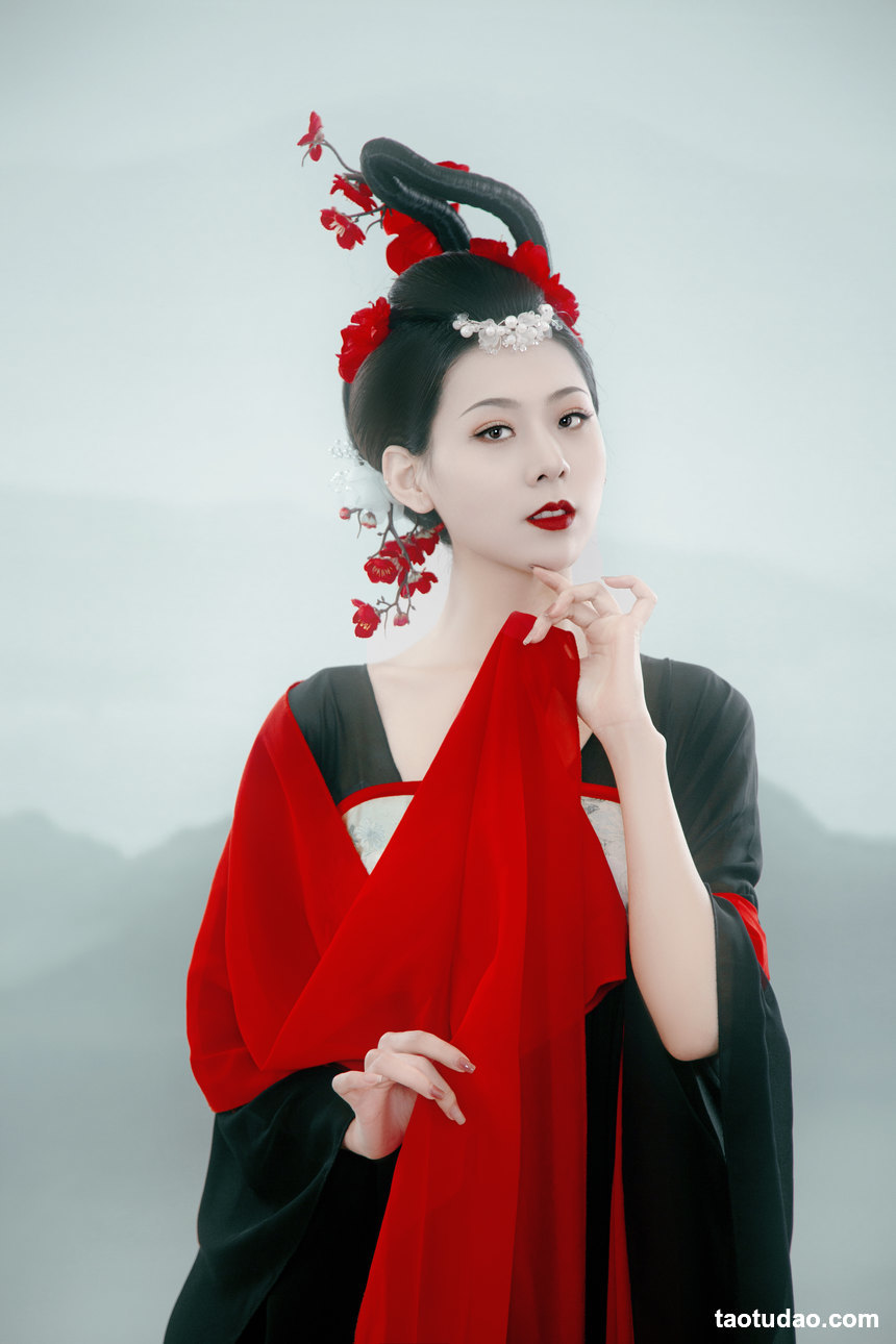 图片[3]-[YITUYU艺图语]2022.06.21 秋意生何许 鱿鱼阿姨[21+1P／494MB]-绅士图