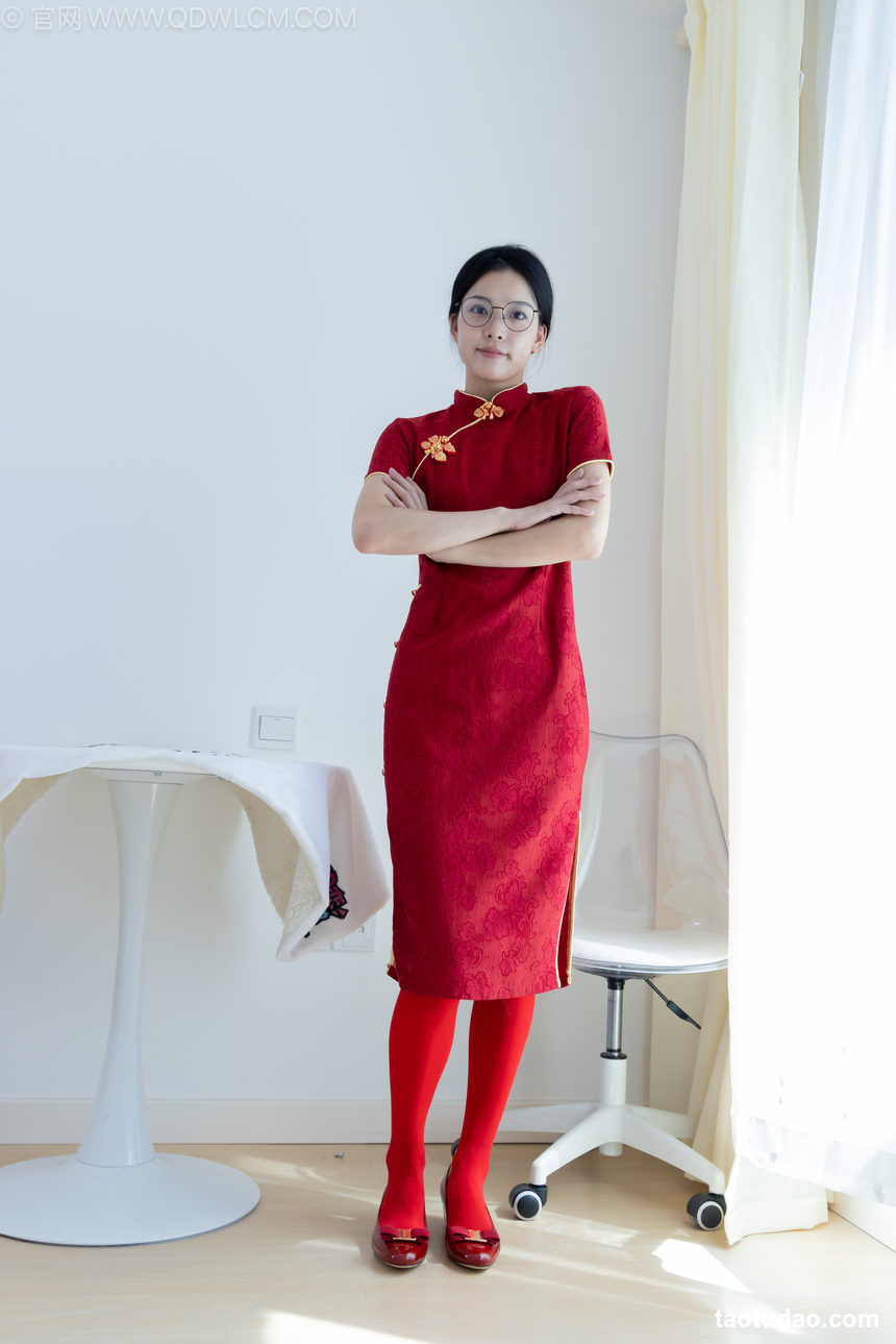 图片[2]-物恋传媒 NO.2236 茯苓-红色低跟鞋、厚款红色丝、皮筋绑脚老头乐挠脚剧情[161P-1V-4.06G]-绅士图