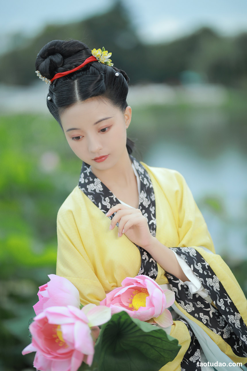 图片[2]-[YITUYU艺图语]2022.08.09 半夏 YunFleur[32+1P／640MB]-绅士图