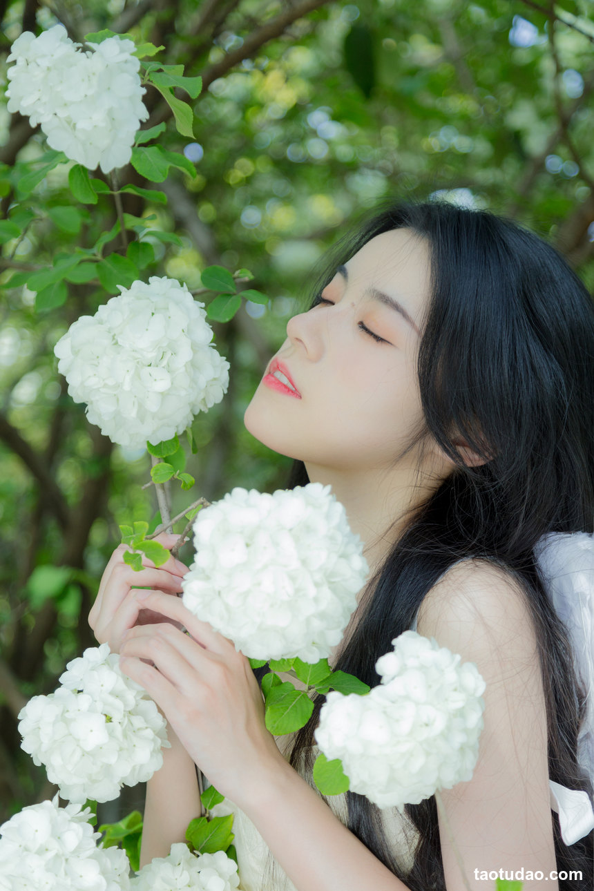 图片[2]-[YITUYU艺图语]2022.07.18 轻轻 静鏡婧[35+1P／332MB]-绅士图