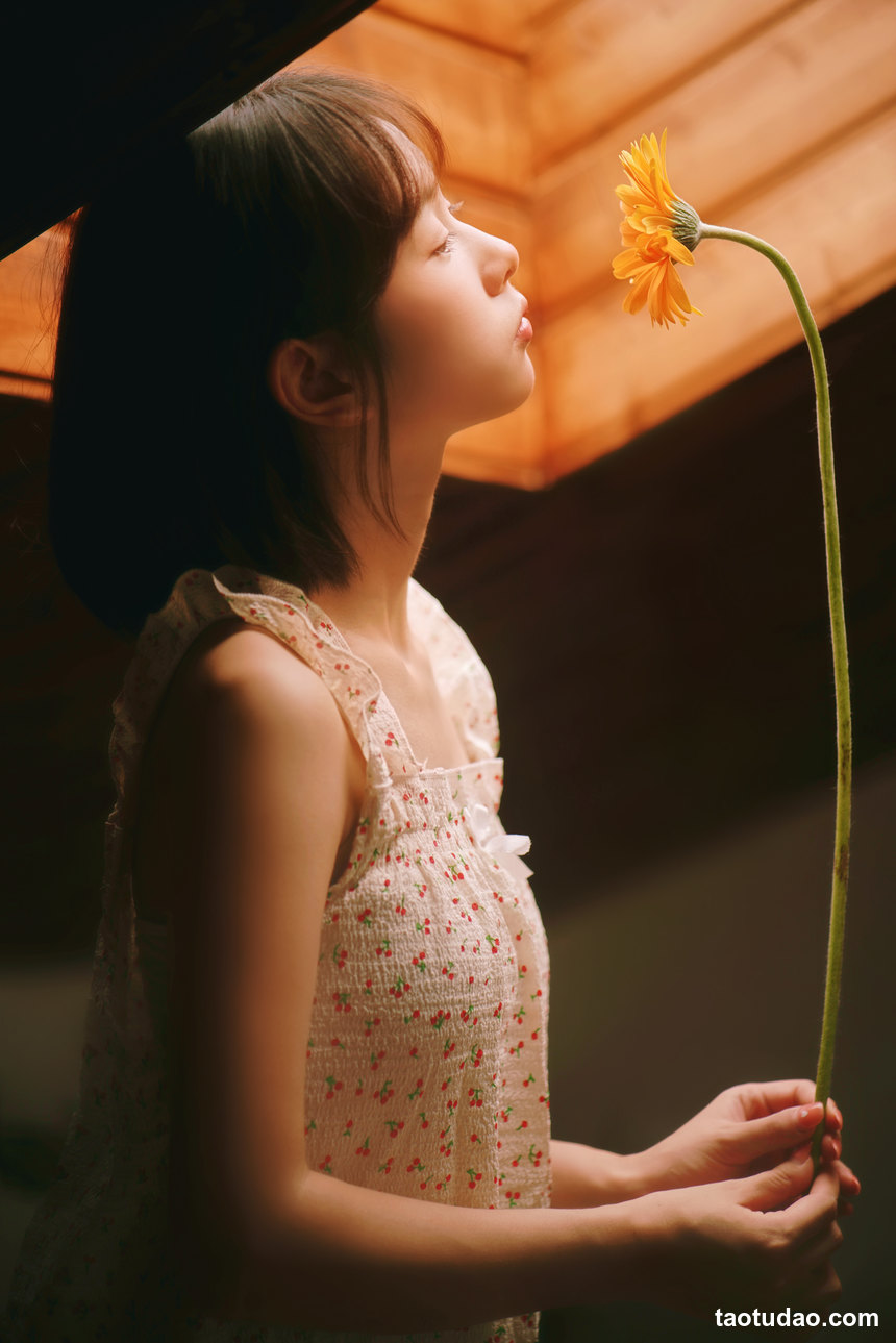 图片[2]-[YITUYU艺图语]2022.08.06 疯狂的鱼缸是我的宇航服，我带上心爱的非洲菊去登月 小微[288+1P／248MB]-绅士图