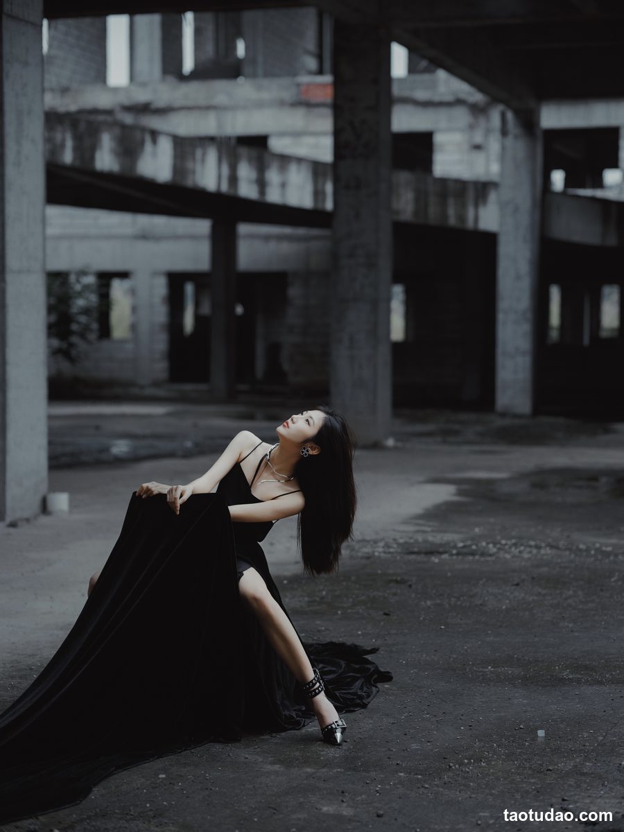 图片[4]-[YITUYU艺图语]2023.02.27 夜路 小鹿桃i[21+1P／378MB]-绅士图